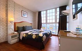 Mr Hotel Nusa Bestari